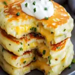 Fluffige Käse-Schnittlauch-Pfannkuchen: Herzhaftes Frühstück