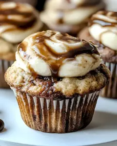 Saftige Kaffee Muffins mit Frischkäse-Topping