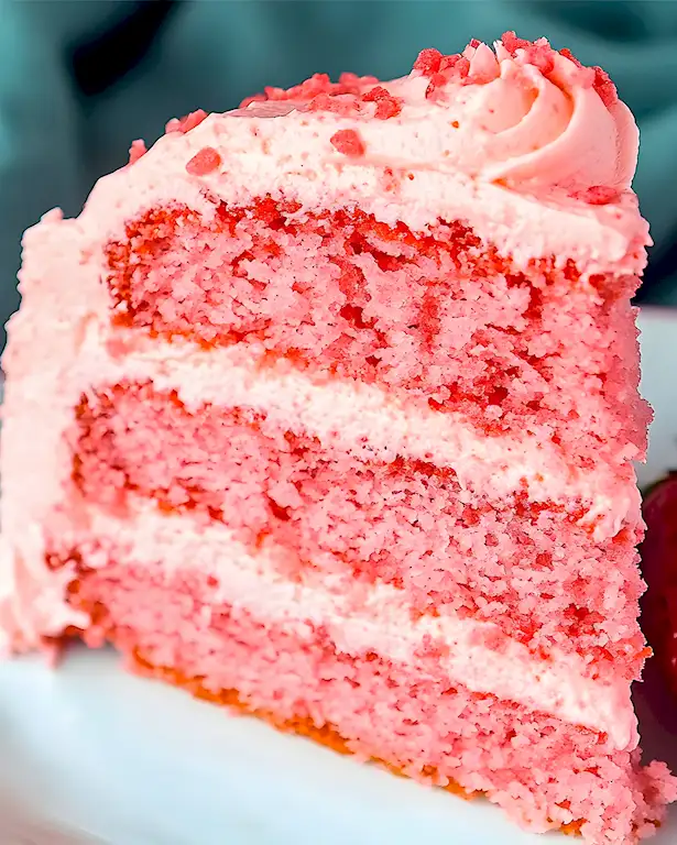 Saftiger Erdbeerkuchen mit frischer Buttercreme