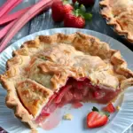 Klassischer Erdbeer-Rhabarber Kuchen einfach selber machen