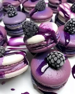 Himmlische lila Macarons mit Brombeercreme 4 Himmlische lila Macarons mit Brombeercreme