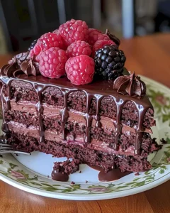 Saftige Schoko-Himbeer-Torte mit cremiger Füllung