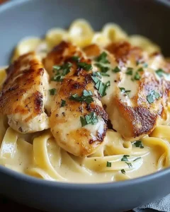 Hähnchen mit Butternudeln Einfaches Rezept für Genießer