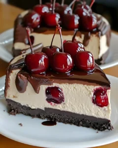 Schneller Schwarzwälder Käsekuchen mit Kirschen