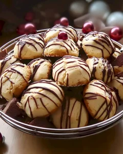 Adventshupferl mit Früchten und Mandeln