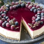 Fruchtiger Bananen-Cheesecake mit Waldbeeren