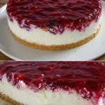 Leckere Windbeuteltorte ohne Backen, dekoriert mit Sahne und Früchten