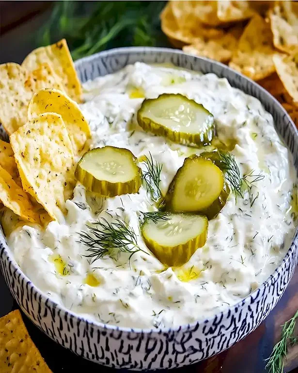 Krümelige Dill-Pickel-Dip Rezept 2 Krümeliger Dill-Pickel-Dip