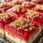 Krustige Strawberry Cheesecake Bissen für besondere Anlässe auf einem Teller