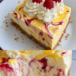 Zitronen-Himbeer-Marmor-Käsekuchen auf einem Teller mit frischen Himbeeren