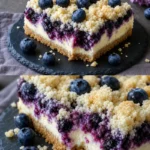Heidelbeerkuchen mit Topfen und Streuseln auf einem weißen Teller