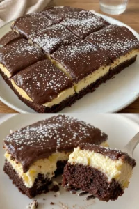 Schoko-Eclair-Kuchenstücke Rezept 4 Schokoladen Eclair Kuchenstücke auf einem Teller angerichtet