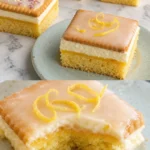 Zitronen-Butterkeks-Kuchen auf einem Teller serviert