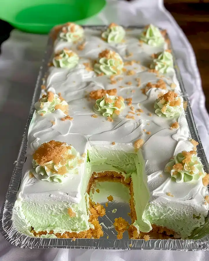 Einfacher Pistazien-Ananas-Kuchen: Schnell & Lecker 3 Einfacher Pistazien-Ananas-Kuchen: Schnell & Lecker