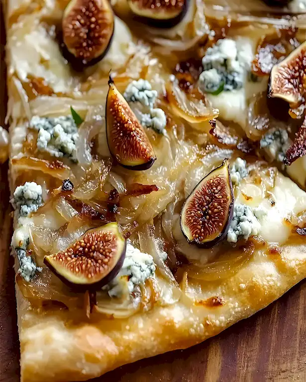 Feigen Zwiebel Flammkuchen mit Blauschimmelkäse 3 Feigen Zwiebel Flammkuchen mit Blauschimmelkäse