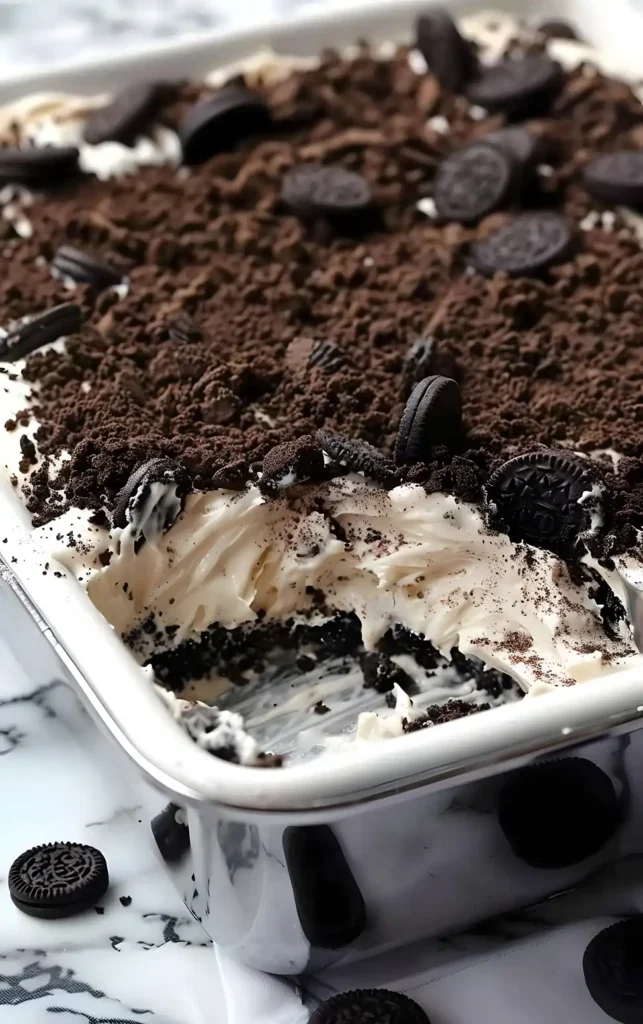 Gefrorenes Oreo Dessert mit cremiger Füllung 3 Gefrorenes Oreo Dessert mit cremiger Füllung