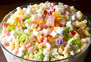 Geschichteter Nudelsalat für Party und Picknick 3 Geschichteter Nudelsalat für Party und Picknick