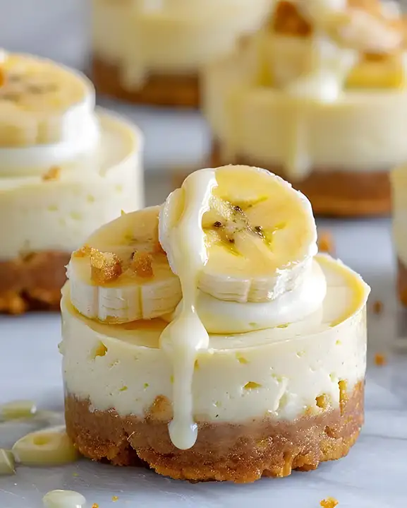 Mini Bananenpudding Käsekuchen: Einfach & Lecker 3 Mini Bananenpudding Käsekuchen: Einfach & Lecker