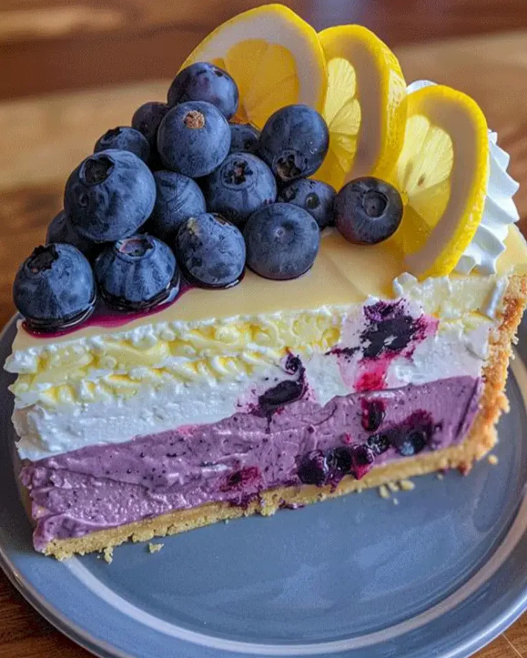 Käsekuchen ohne Backen mit Zitrone und Blaubeeren – Cremige und fruchtige Verführung 3 Käsekuchen ohne Backen mit Zitrone und Blaubeeren – Cremige und fruchtige Verführung