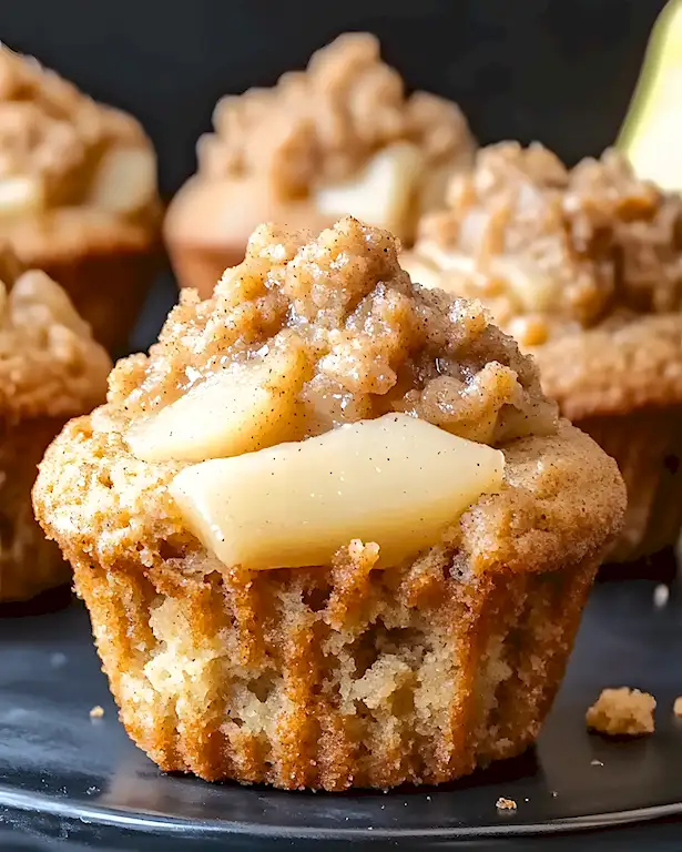 Saftige Birnenmuffins mit Zimtstreuseln