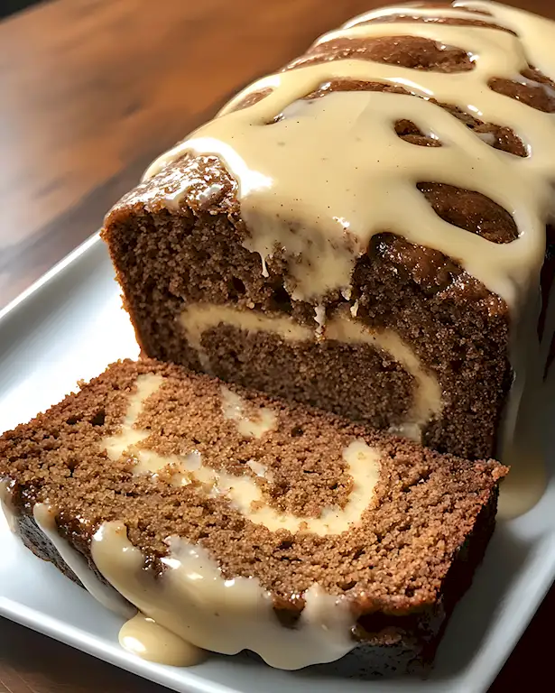 Saftiger Lebkuchen-Kuchen mit Vanille-Glasur 3 Saftiger Lebkuchen-Kuchen mit Vanille-Glasur