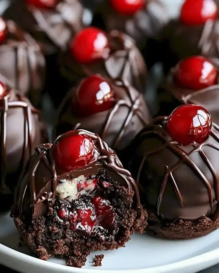 Schwarzwälder Brownies mit Keks-Teig – Einfach Lecker 3 Schwarzwälder Brownies mit Keks-Teig – Einfach Lecker